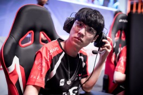 爱游戏综合 -包含Karsa遭遇十五连败，DWG教练面临压力！的词条